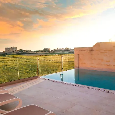 Inni With Infinity Pool *