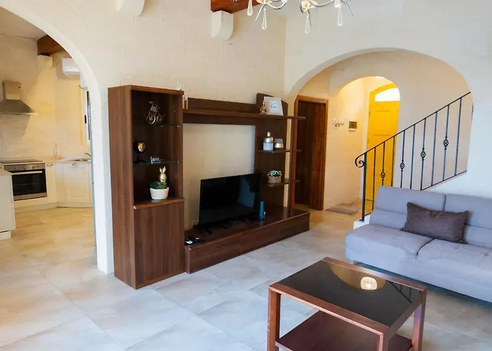 Inni With Infinity Pool * Għarb