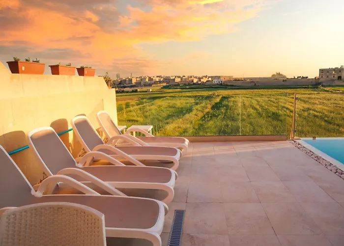 Inni With Infinity Pool * Għarb