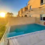 Inni With Infinity Pool * Għarb