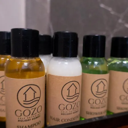 בית נופש Inni With Infinity Pool Għarb