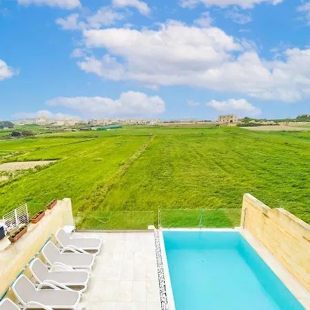 Inni With Infinity Pool Ferienhaus