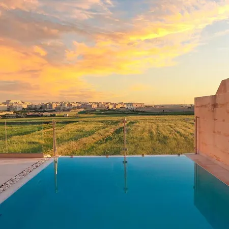 בית נופש Inni With Infinity Pool *