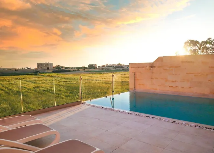 Inni With Infinity Pool *