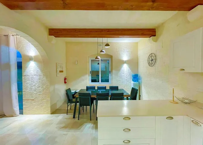 Inni With Infinity Pool