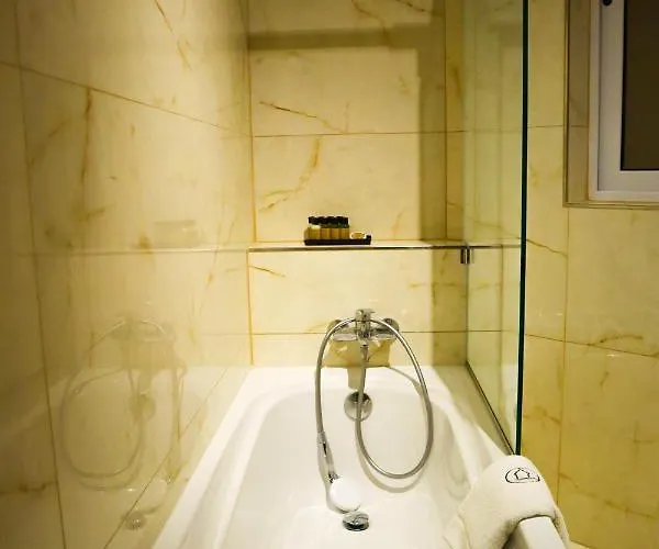 Tatil Evi Inni With Infinity Pool Għarb